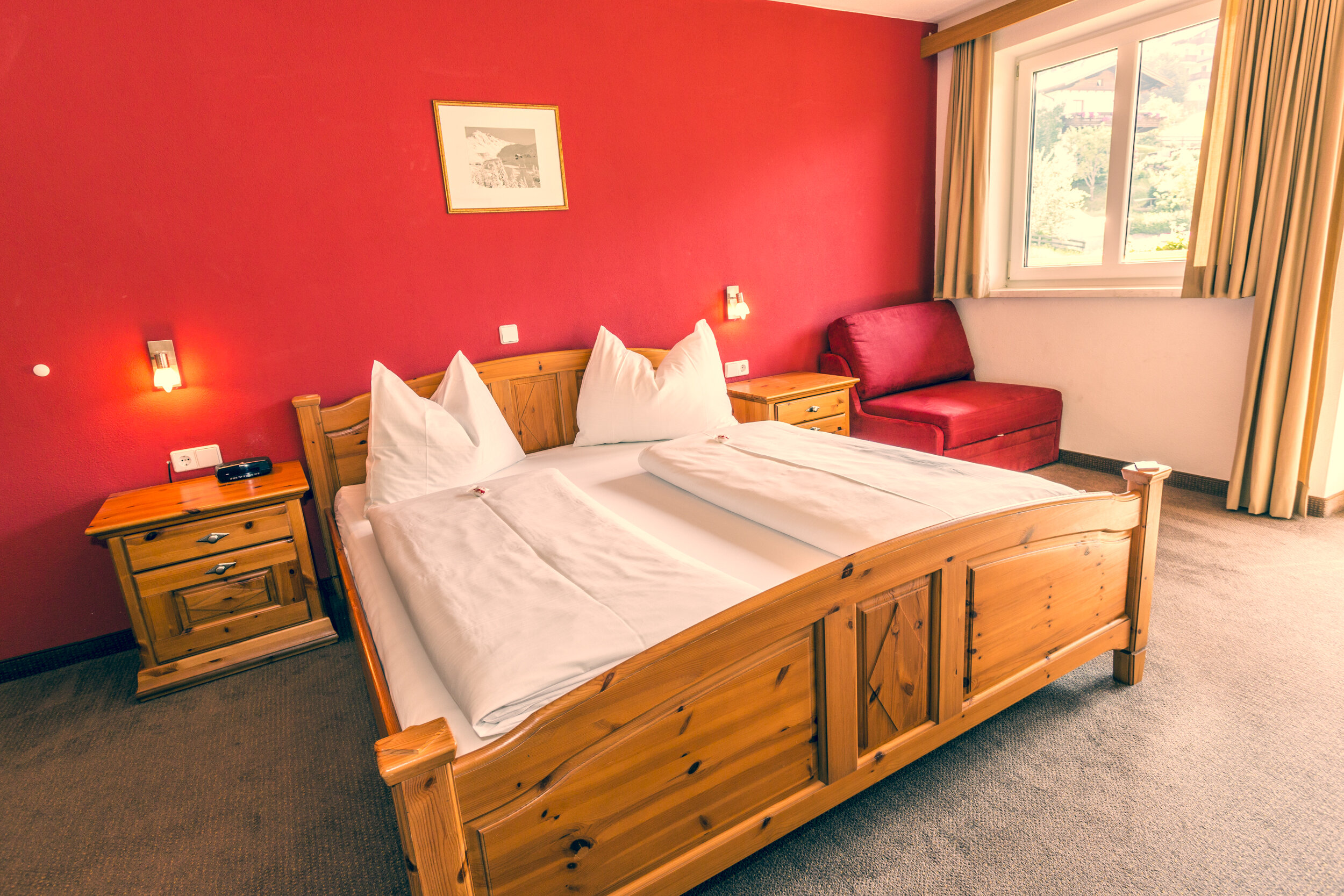   Bedroom with pull-out sofa bed